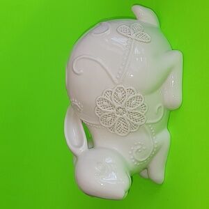 VINTAGE PORCELAIN CREAM COLOR RABBIT FIGURINE